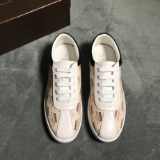 GUCCI 구찌 스템프 스니커즈