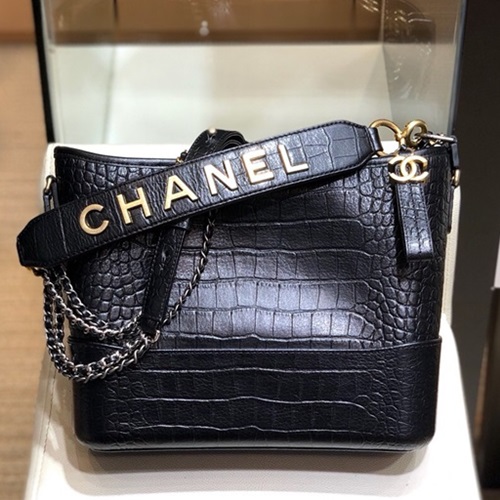 CHANEL  샤넬 가브리엘 호보 레더 숄더백 28CM 블랙