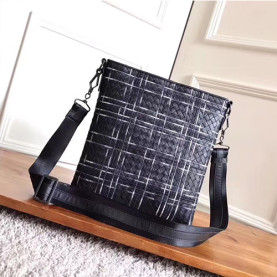 BOTTEGA VENETA 보테가베네타 메신저백 7118