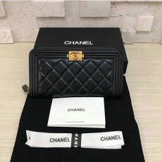 CHANEL 샤넬 보이 지퍼 장지갑