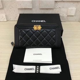 CHANEL 샤넬 보이 지퍼 장지갑