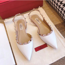 VALENTINO 발렌티노 락스터드 슬링백 1cm M1349-3