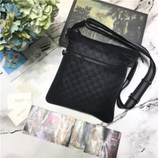GUCCI 구찌 남자 숄더백 449185 신상