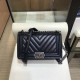 CHANEL 샤넬 리보이백 25CM ALEBOY AS67086