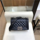 CHANEL 샤넬 미니 숄더백 A067085 20CM