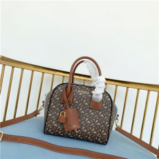 BURBERRY 버버리 큐브백 B5065-1