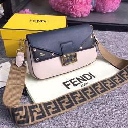 FENDI 펜디 바게트백 신상