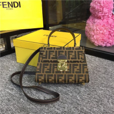 FENDI 펜디 토트&숄더백 F5088