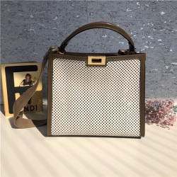 FENDI 펜디 피카푸 미디움 F8820-2 신상