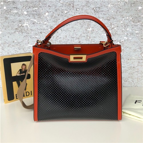 FENDI 펜디 피카푸 미디움 F8820-4 신상