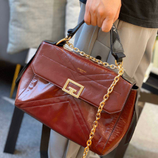 GIVENCHY 지방시 토트&숄더백 G00801-2