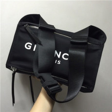 GIVENCHY 지방시 남성용 숄더백 G87090