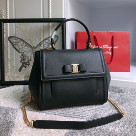 FERRAGAMO 페레가모 바라 플랩백 GM 21F558-5