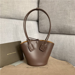 BOTTEGA VENETA 보테가베네타 바스켓 미니 토트백 87105-1 신상