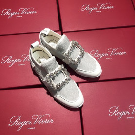 ROGER VIVIER 로저비비에 스니커즈 (250사이즈 주문제작)