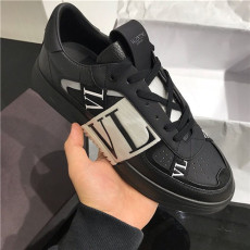 VALENTINO 발렌티노 남여공용 스니커즈 V901870-6 2020/신상 (한사이즈 크게 나옴)
