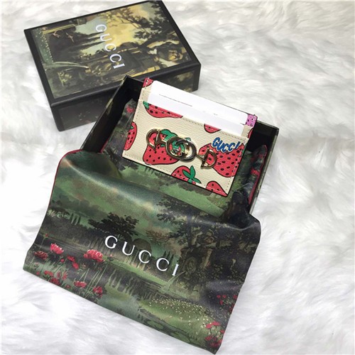 GUCCI 구찌 딸기 프린트 카드지갑 570679 신상