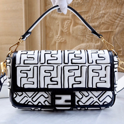 FENDI 펜디 바케트백 F30143 2020/신상