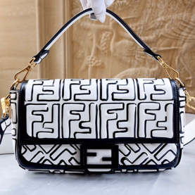 FENDI 펜디 바케트백 F30143 