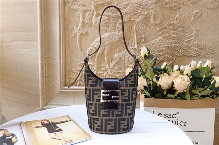FENDI 펜디 빈티지 버킷백 F3836 2020/신상