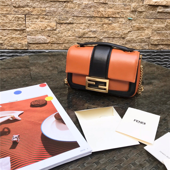 FENDI  펜디 미니 바케트백 F8045-2