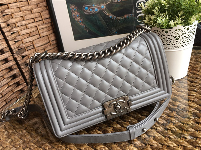 CHANEL 샤넬 리보이백 25CM