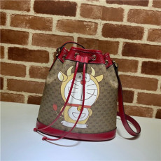 GUCCI 구찌 도라에몽 스몰 버킷백 655597 2021/신상