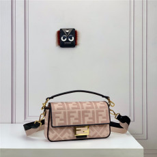 FENDI 펜디 아이코닉 바게트백 F94108