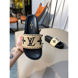 45위 LOUIS VUITTON 루이비통 여성용 슬리퍼 L89844