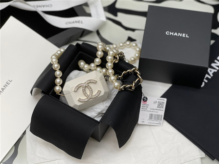 CHANEL 샤넬 이어폰 케이스 AS25120