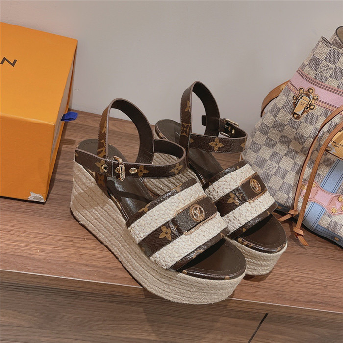 LOUIS VUITTON 루이비통 여성용 샌들 L69990
