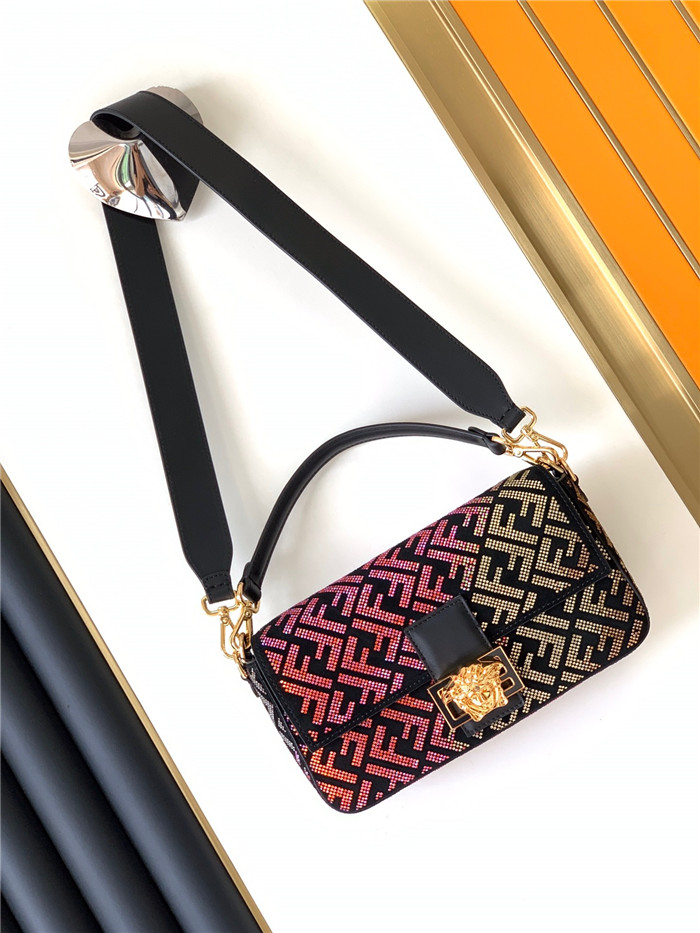 FENDI 펜디&베르사치 콜라보 바케트백 F8802