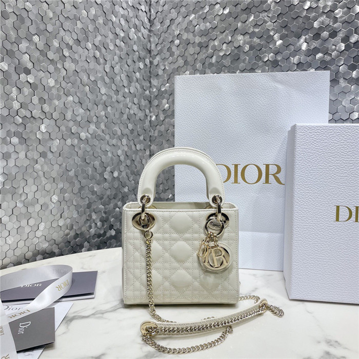 DIOR 디올 레이디 미니 (업그레이드 신상) D44531