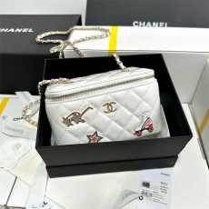 CHANEL 샤넬 파우치 백 18CM AS96046