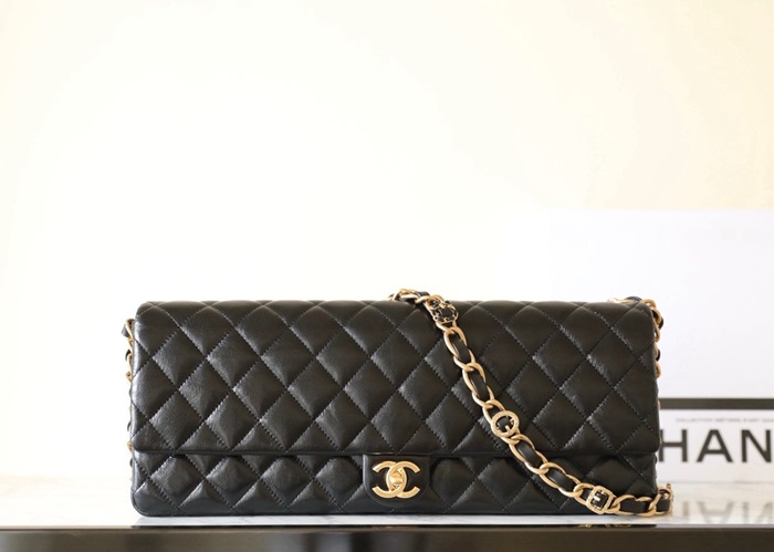 CHANEL 샤넬 여성 24A 맥시 핸드백