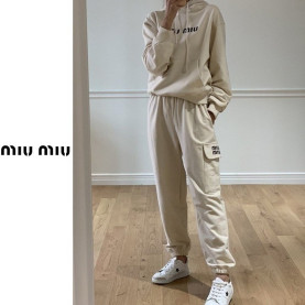MIUMIU 미우미우 기모 로고후드 건빵팬츠 세트 2COLOR