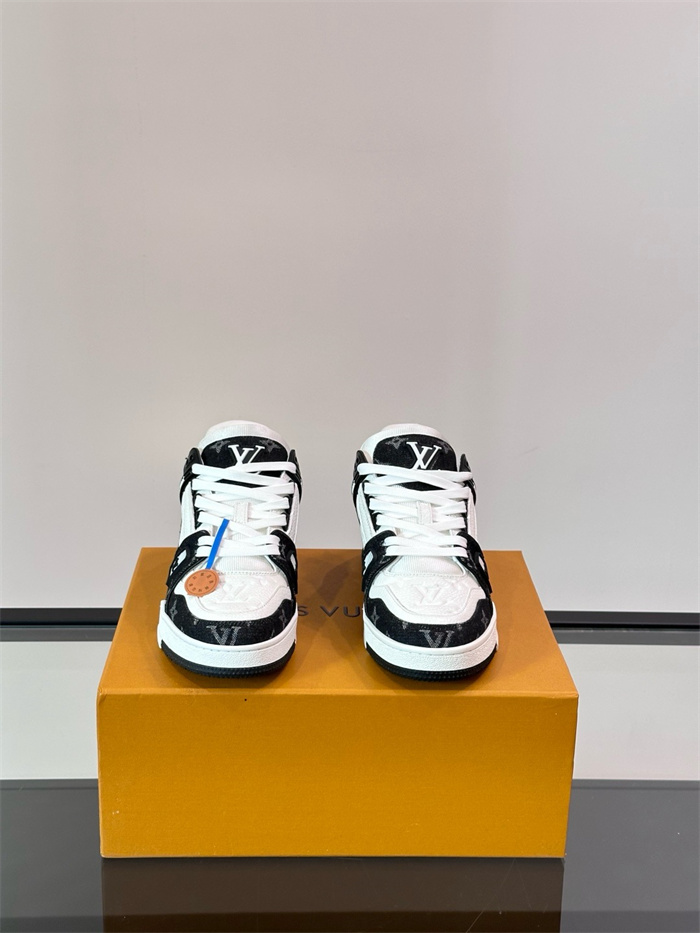 LOUIS VUITTON 루이비통 남여공용 스니커즈 L93220-1