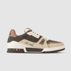 LOUIS VUITTON 루이비통 남성용 트레이너 스니커즈 1AHTFN