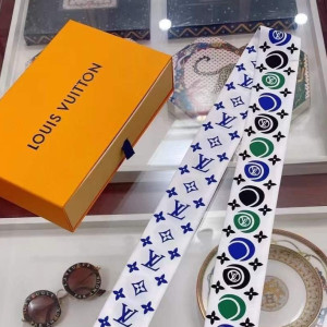 LOUIS VUITTON 루이비통 땡땡이컬러 실크 방도