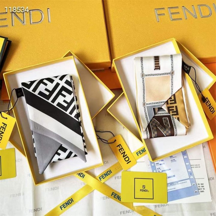 FENDI 펜디 FF 멀티 실크 방도