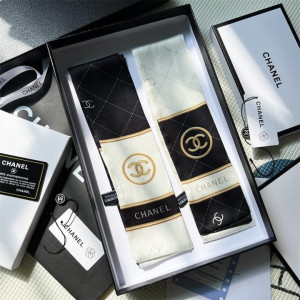 CHANEL 샤넬 쁘띠 실크 방도