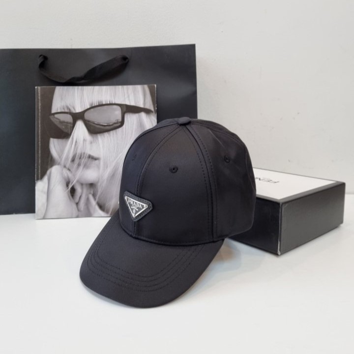 PRADA 프라다 정면 장식 볼캡