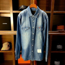 THOM BROWNE 톰브라운 시그니쳐 투포켓 워싱 연청 데님셔츠