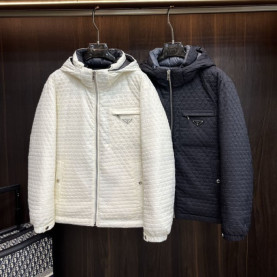PRADA 프라다 메탈 플레이트 텍스처 다운 패딩