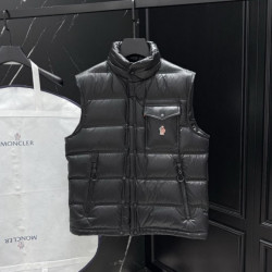 MONCLER 몽클레어 난투 다운 베스트