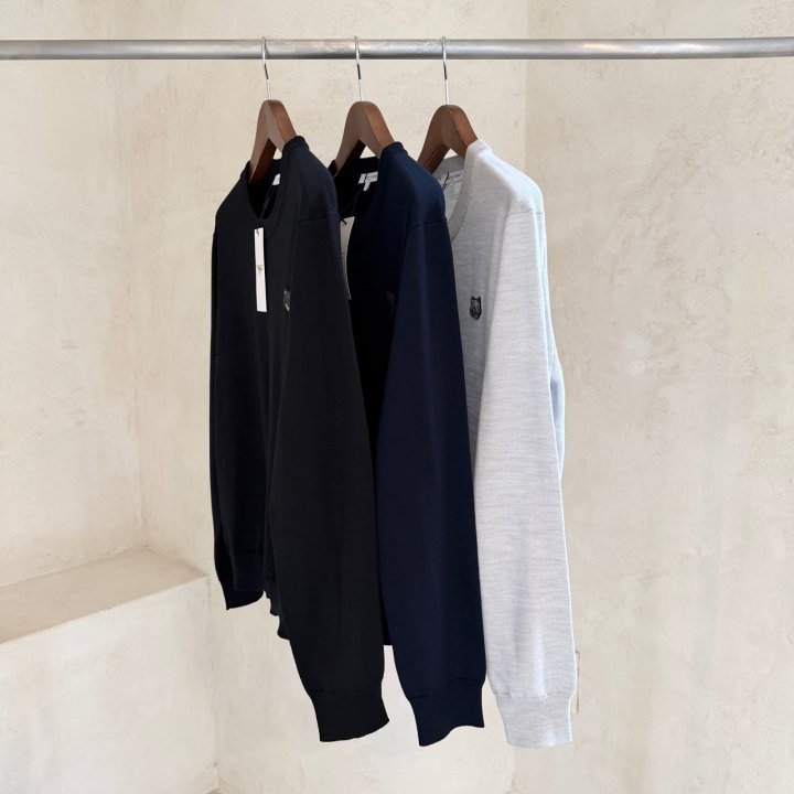 MAISON KITSUNE 메종키츠네 토널 폭스헤드 패치 레귤러 점퍼