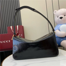 GUCCI 구찌 하프 홀스빗 라지 숄더백 862530