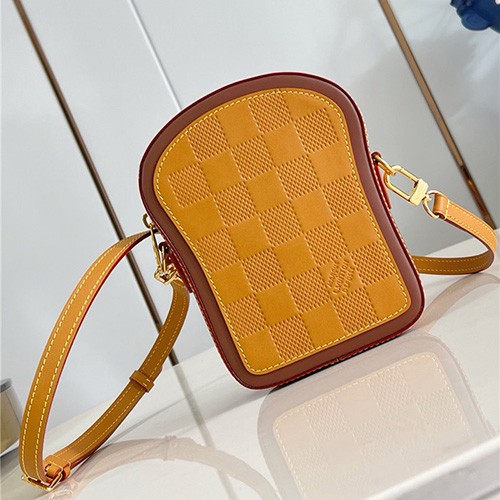 LOUIS VUITTON 루이비통 토스트 웨어러블 미니 크로스백 M26984