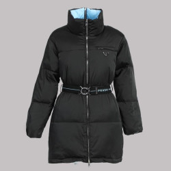 PRADA 프라다 리나일론 삼각로고 개버딘 후드 다운 코트 패딩