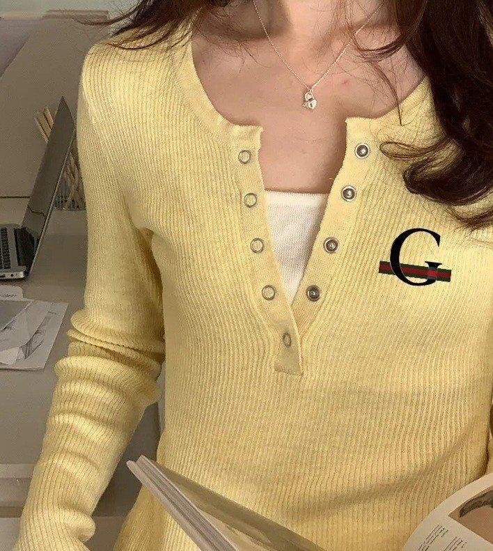 GUCCI 구찌 GG자수 안배색 V라운드 골지 니트 (G25-09) 3COLOR